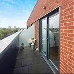 Spacious 2Br Apartment With Balcony - Netflix, Youtube, Amazon Tv, Superfast Wifi - Just 10 Mins To Birmingham Centre, Bullring, Train, Coach Station And Birmingham Fc