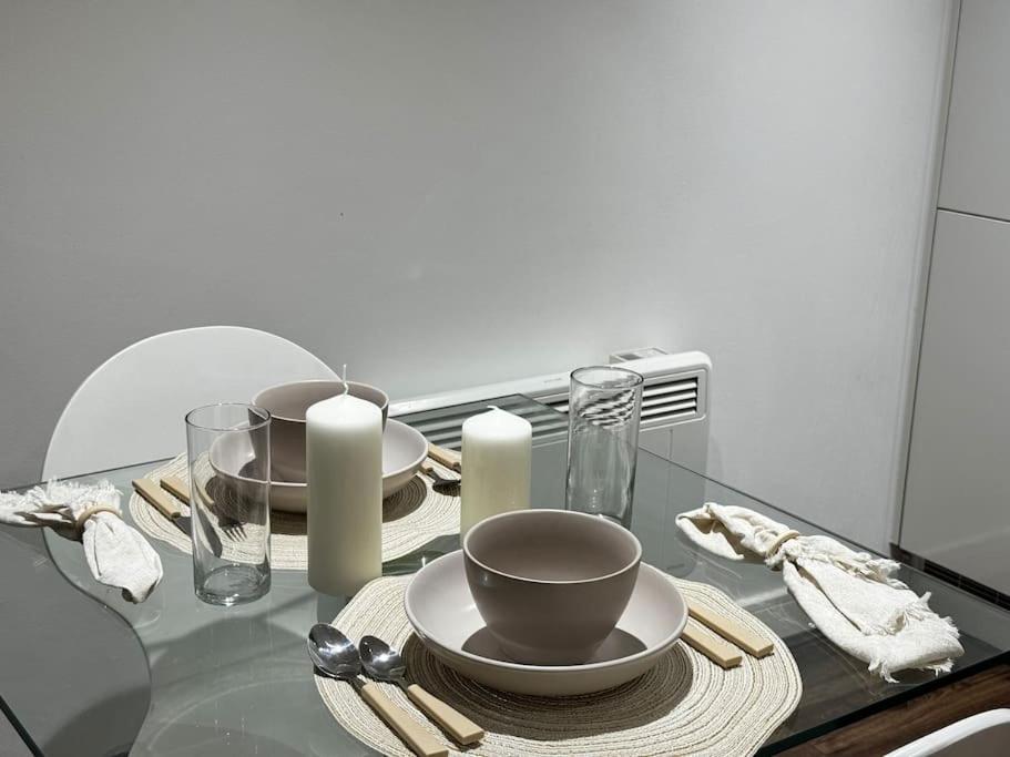 Spacious 2br With Balcony - Netflix, Youtube, Amazon Tv, Superfast Wifi - Just 10 Mins To Centre, Bullring, Train, Coach Station And Fc Apartment Birmingham