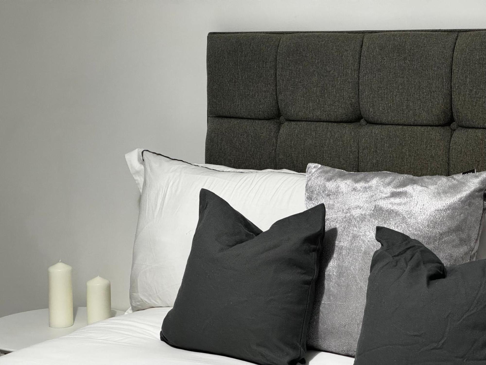 Spacious 2br With Balcony - Netflix, Youtube, Amazon Tv, Superfast Wifi - Just 10 Mins To Centre, Bullring, Train, Coach Station And Fc Birmingham